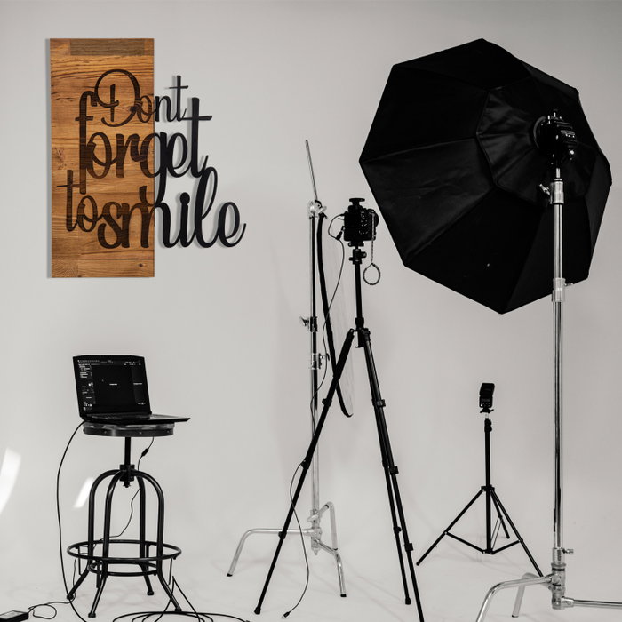 Wallity Dont Forget To Smile Escultura de pared en Negro y Nogal Wallity Dont Forget To Smile Escultura de pared en Negro y Nogal